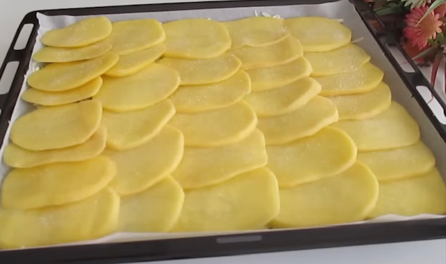 слой картофи