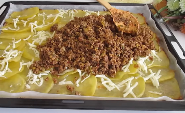  кайма върху картофите 