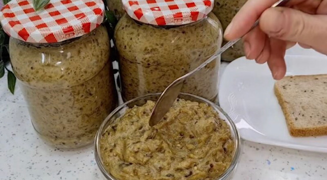 бяла лютеница лъжица