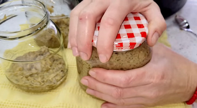 буркани бяла лютеница
