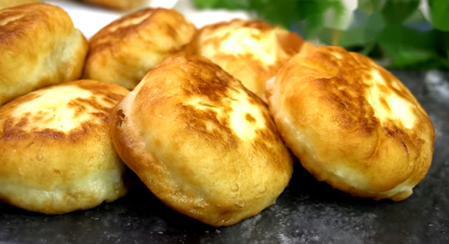  пълнени мекици с кайма 