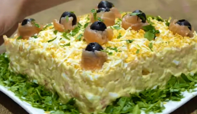 картофена салата с яйца и сьомга