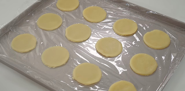  тестени кръгчета 