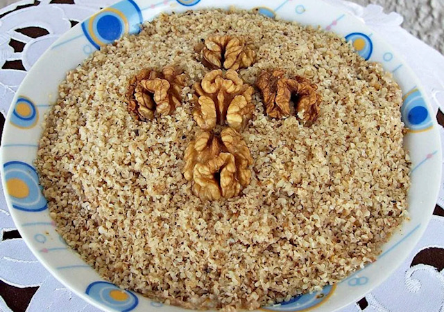 кръст цели орехи