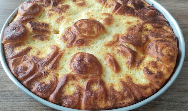  пухкави сиренки със заливка 