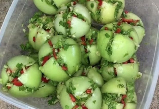 зелени домати в саламура