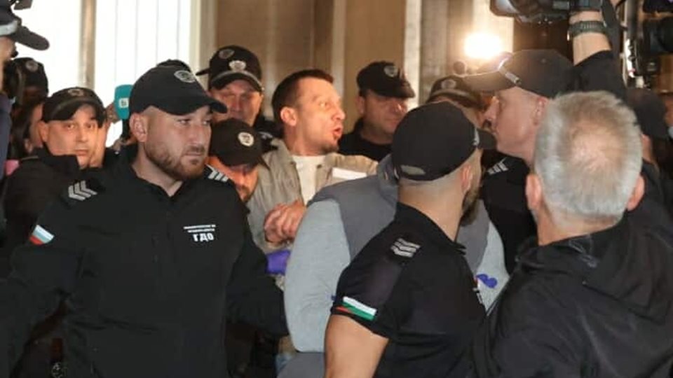 арест Хасърджев