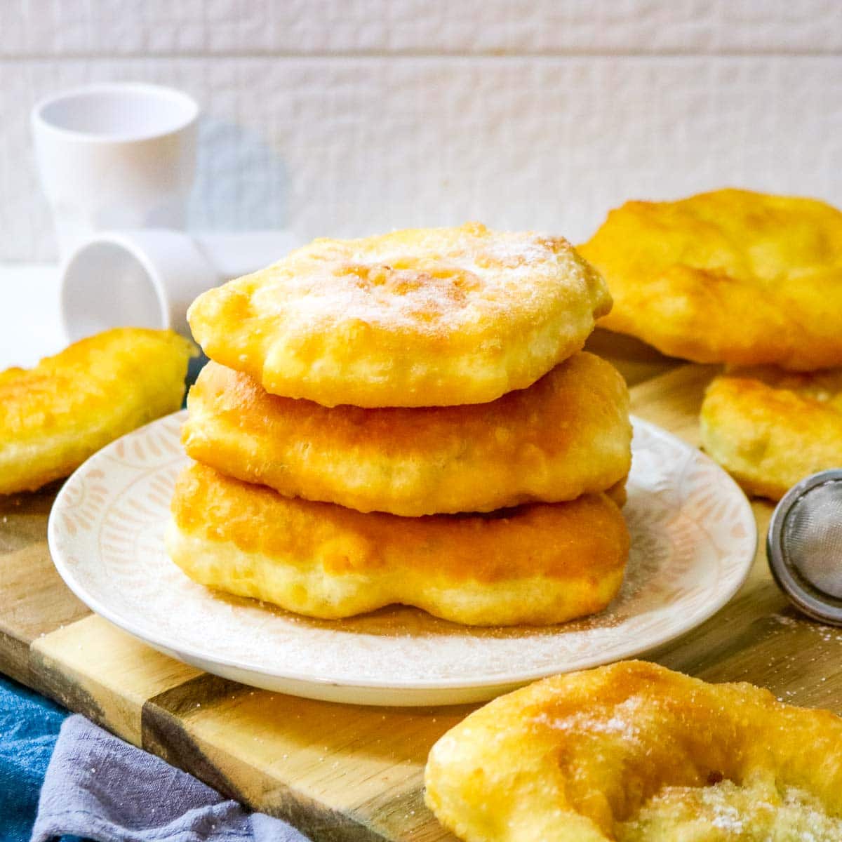 мекици с пудра захар
