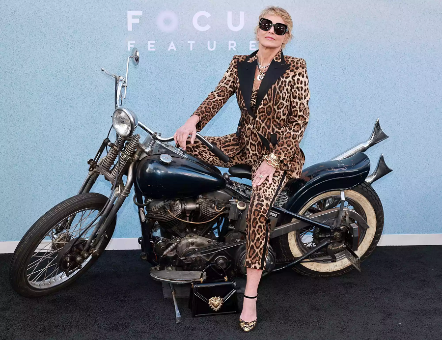  Шарън Стоун на мотор 