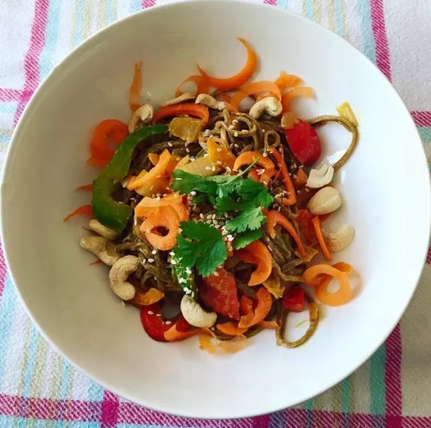  сингапурска юфка 