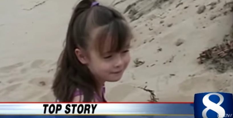 момче спасило дете в пясъка