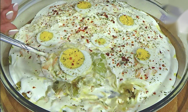 млечна салата с варени яйца