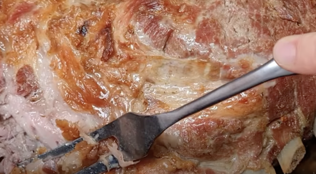  нежно и сочно свинско 