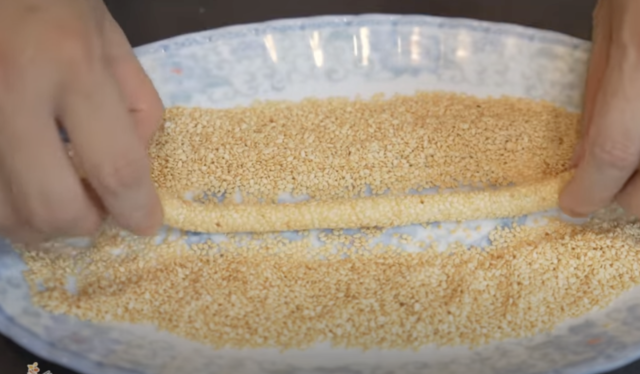 пръчици в сусам