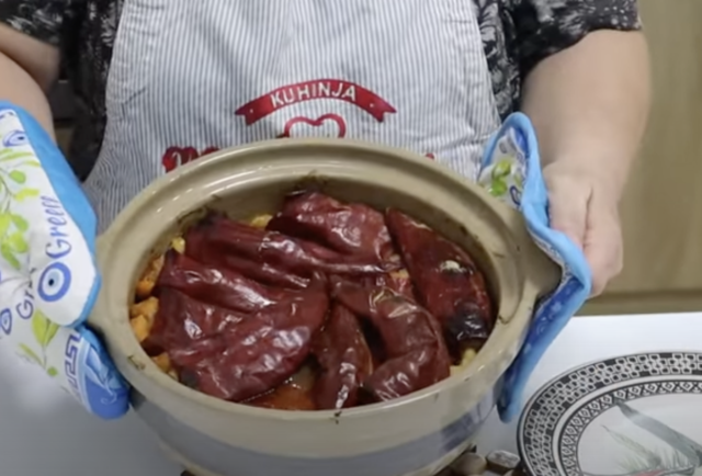  пълнени чушки с фасул 