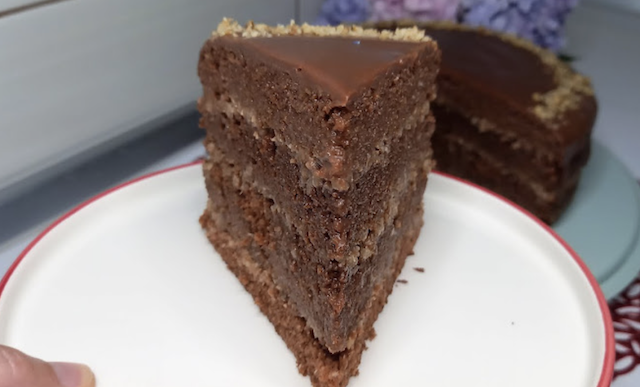парче шоколадова торта
