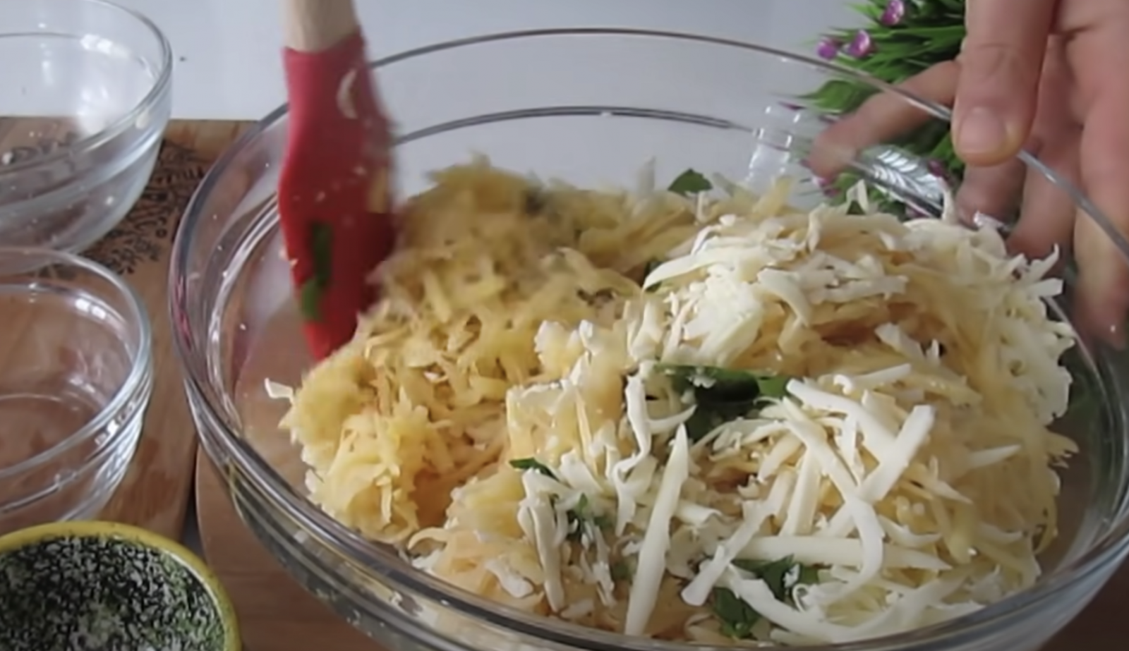  настъргани картофи с подправки 