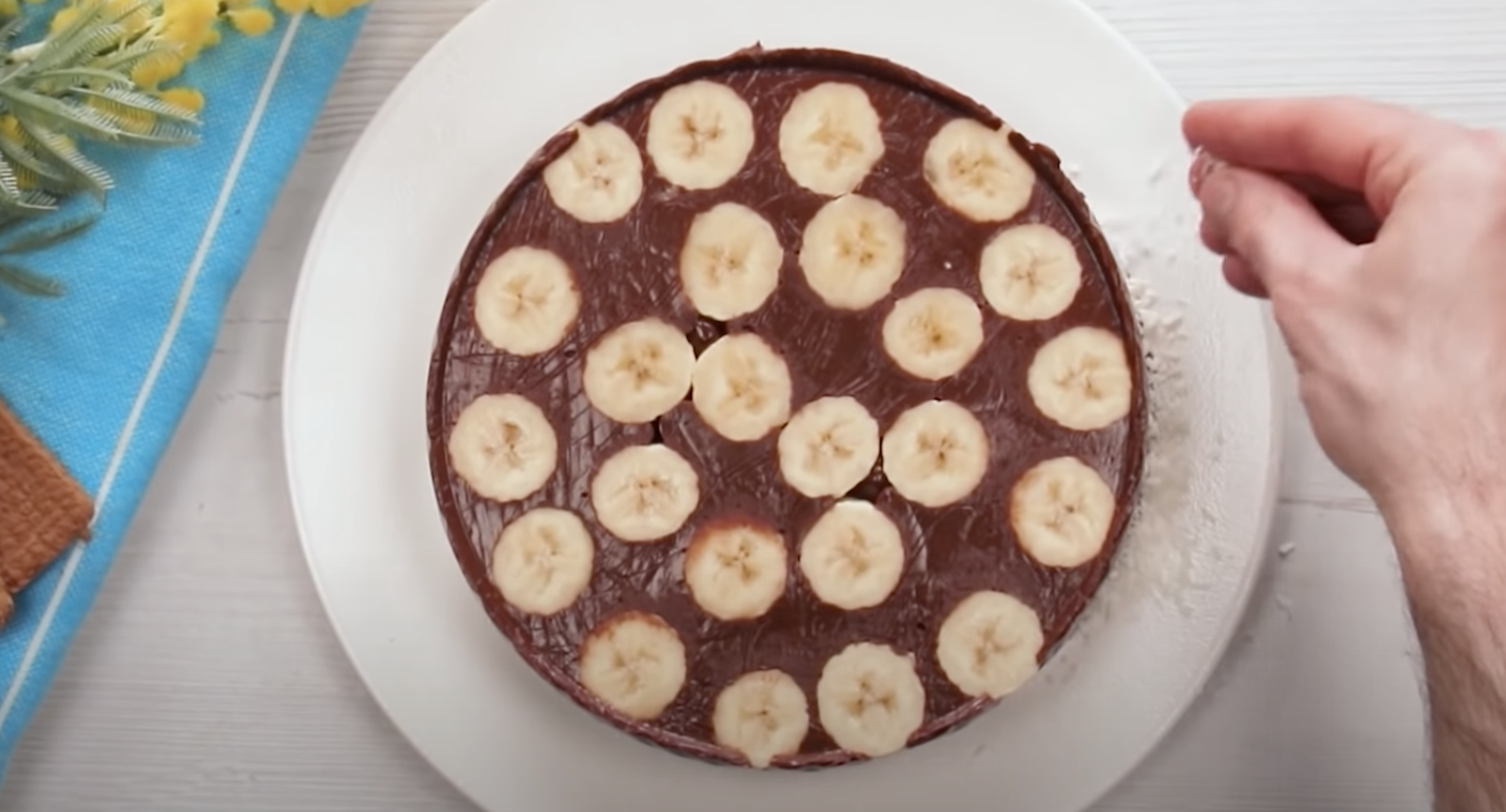 шоколадова торта с банани