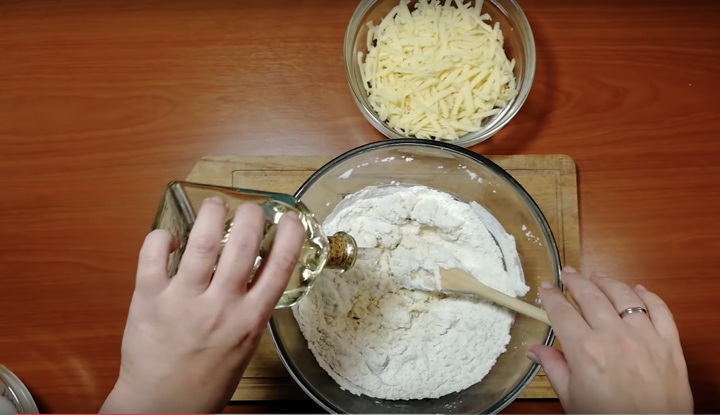  замесване на тесто 