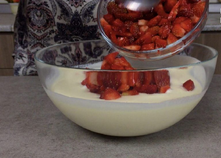 ягоди в крема