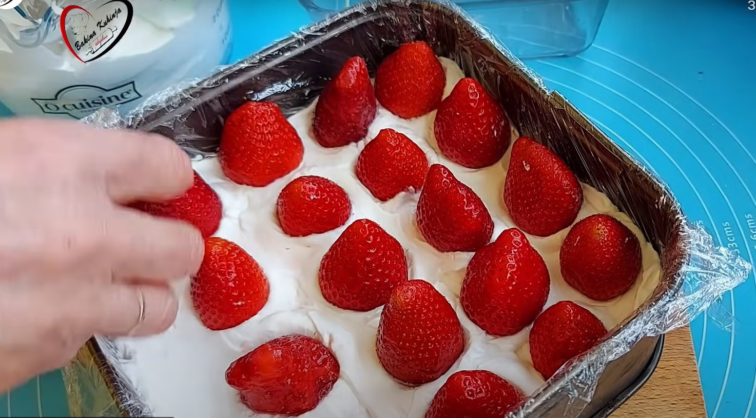 ягодова торта без печене