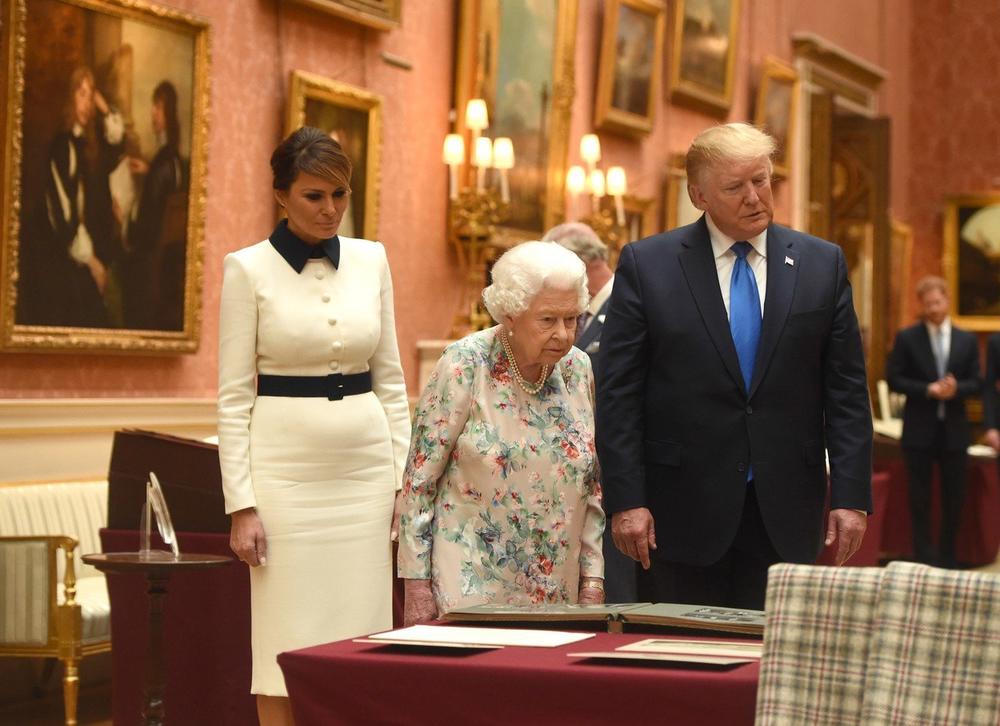 Доналд и Мелания Тръмп с кралицата