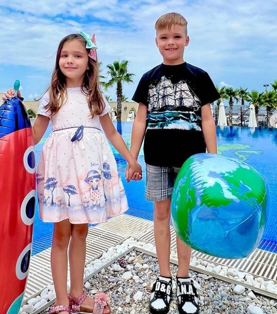  Филип и София 