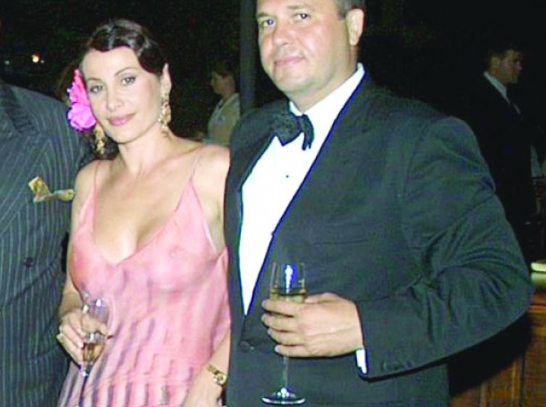  Дарина Павлова ретро прическа 