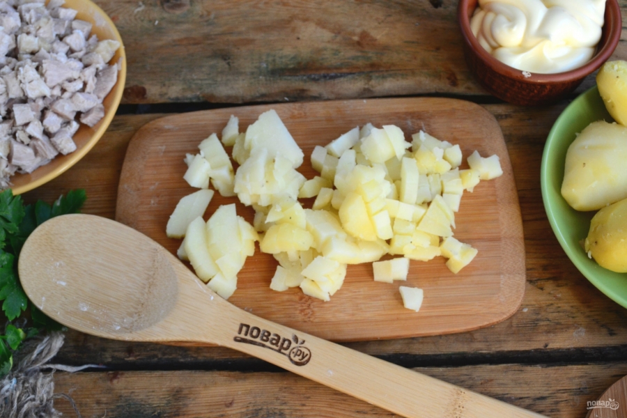 нарязани картофи с лук