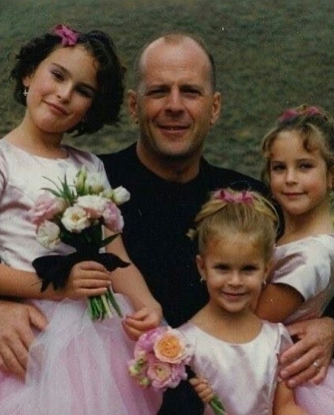 Брус Уилис с дъщерите си