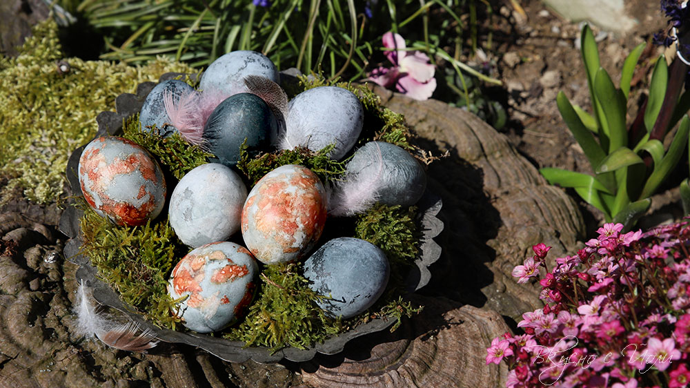 яйца боядисани с хибискус