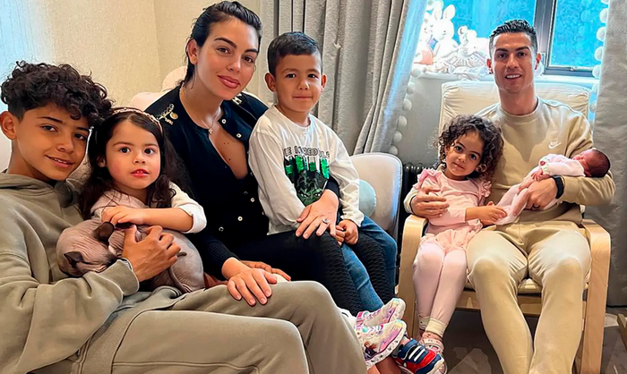 Роналдо със семейството си