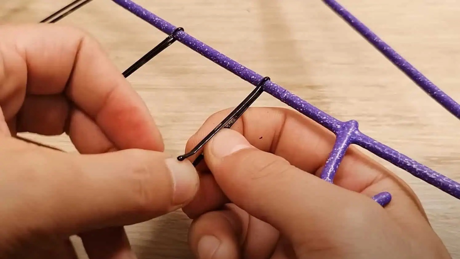 фиби върху закачалка