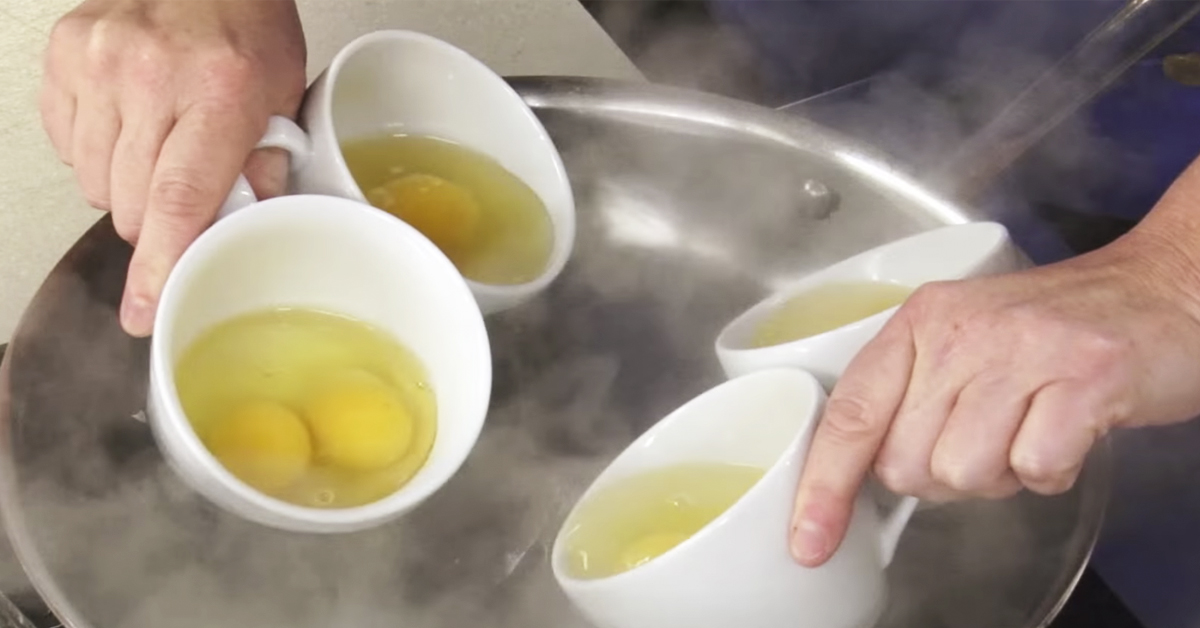 бързо поширане яйца