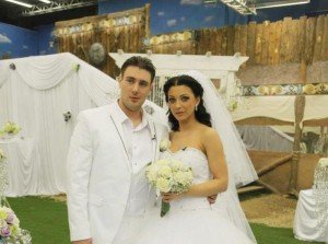 Сватбата на поп фолк певицата Емануела и Никола се оказа много кратка
