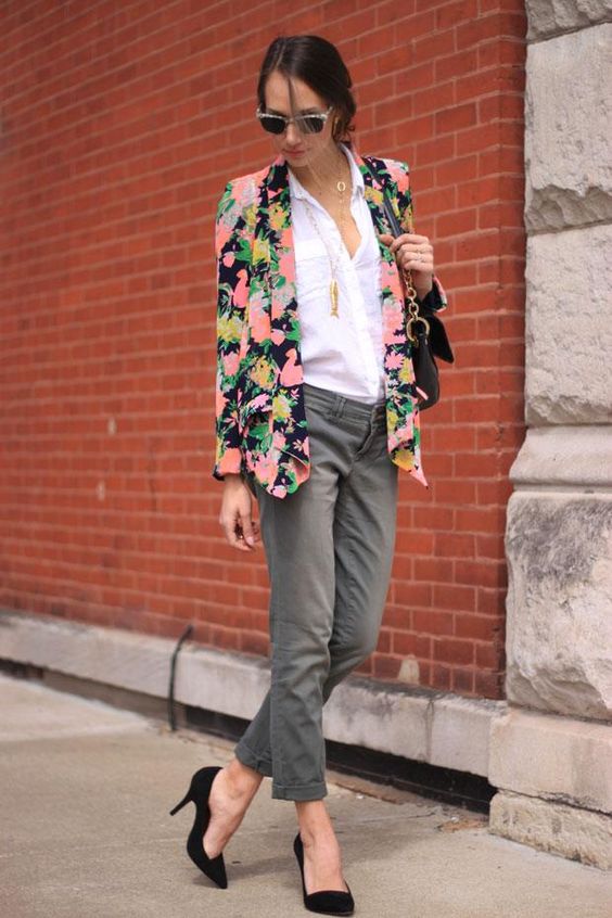 Simple beauty - floral blazer, white collared blouse, cropped pants and black heels: 