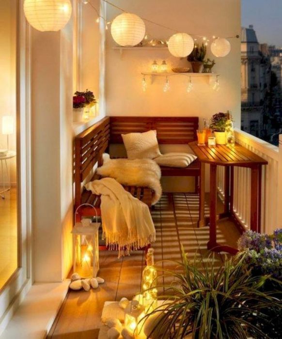 романтика на балкона светлини