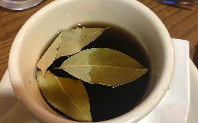 кафе с дафинов лист