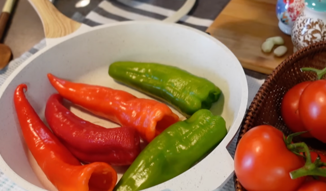  почистени чушки 