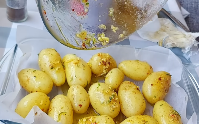  картофи с подправки 
