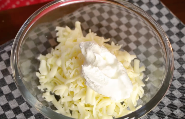  настърган кашкавал 