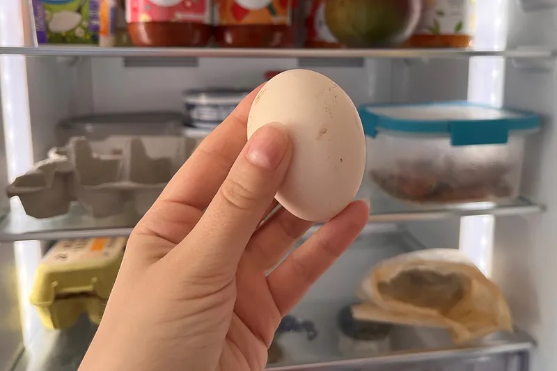 яйце в хладилника