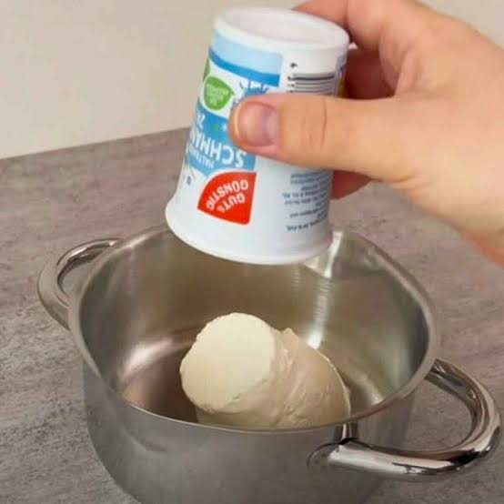 кисело мляко в купа