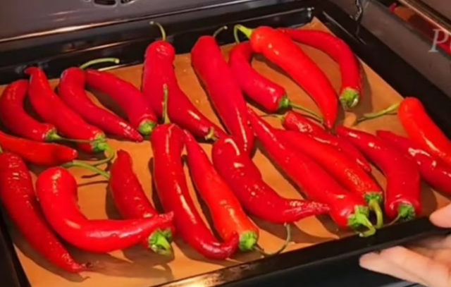 люти чушки печене