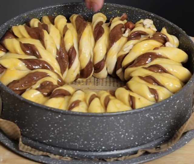 лешници върху рулото