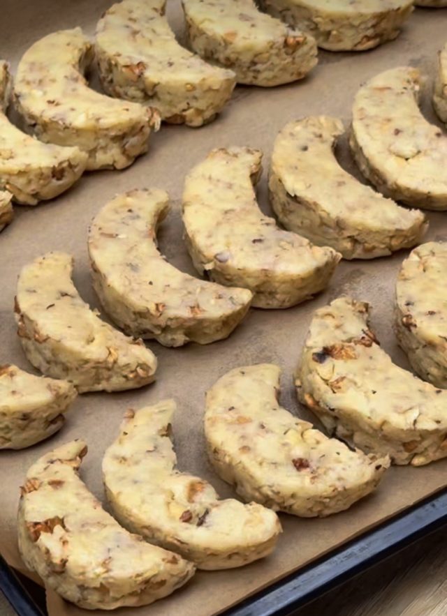 полумесеци в тава