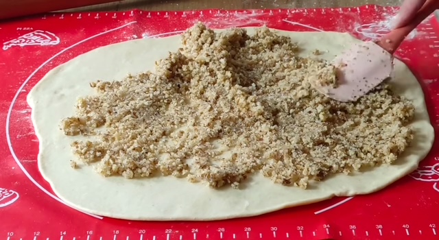 тесто с орехова плънка