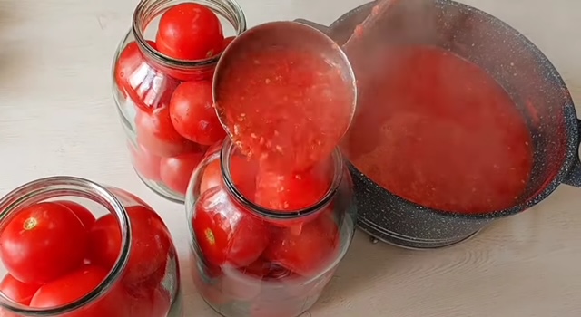 доматено пюре в буркани
