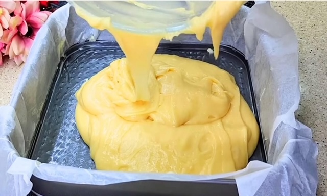 кексово тесто в тава