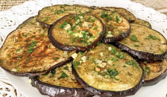 патладжан с чесън